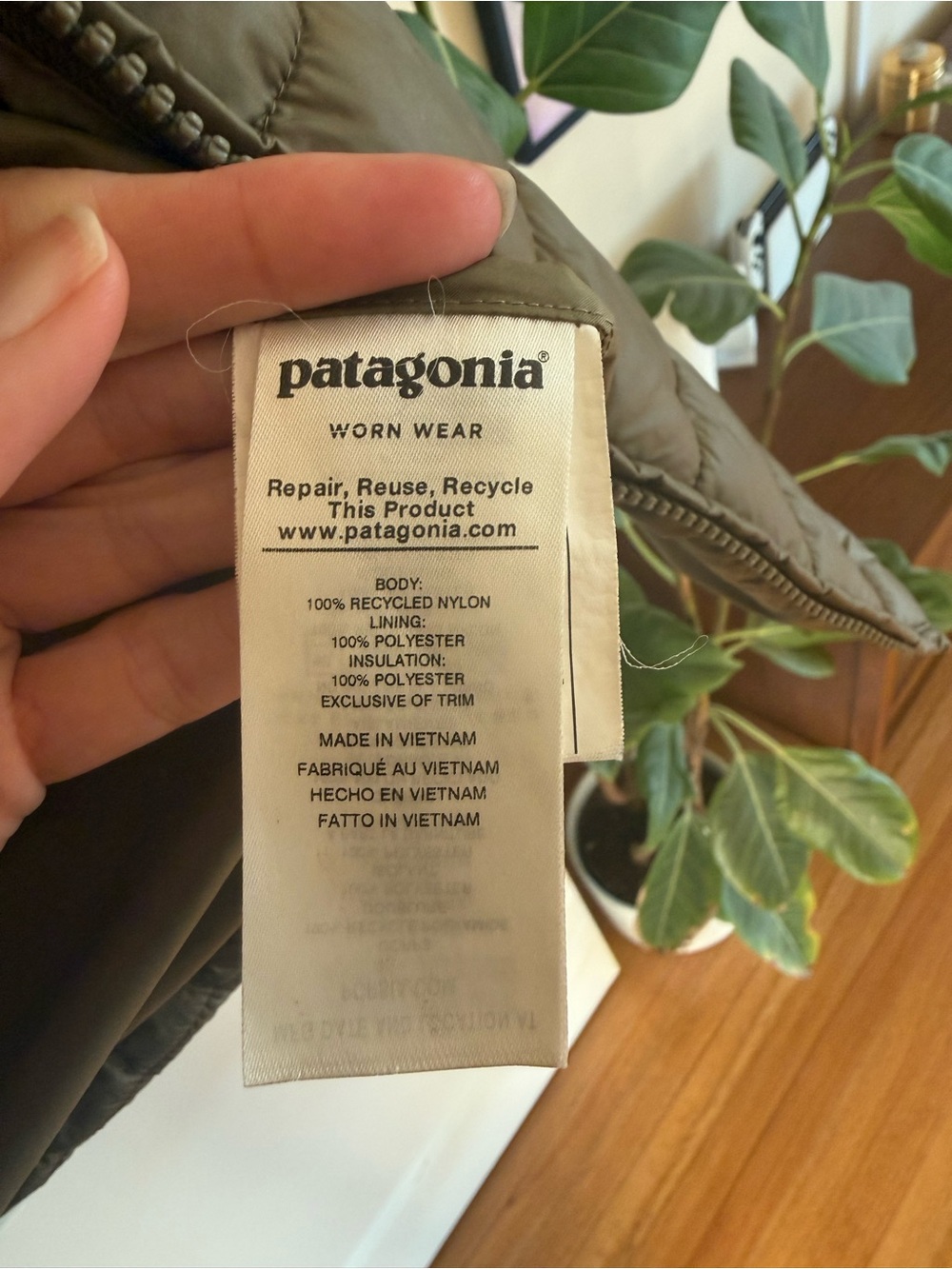 Patagonia Olive Green Quilted Long Puffer Jacket - Picture 5 of 8